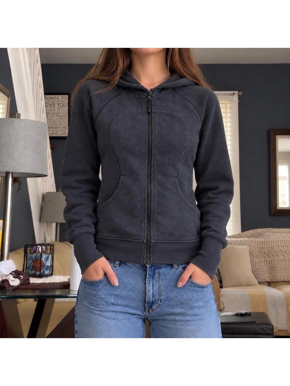 Lululemon Women's Black and Grey Hoody